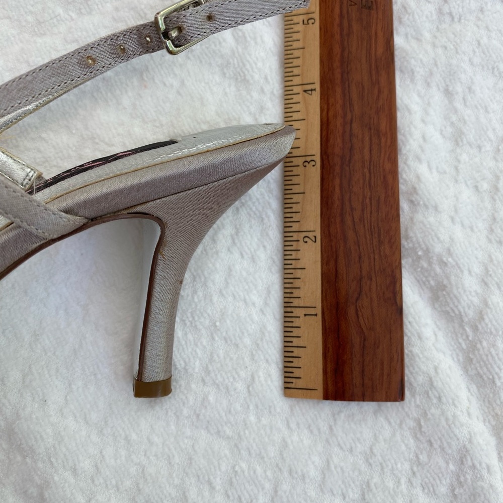 Nina New York Silver Shoes Size 7 1/2 With Dust Bag - Picture 11 of 11
